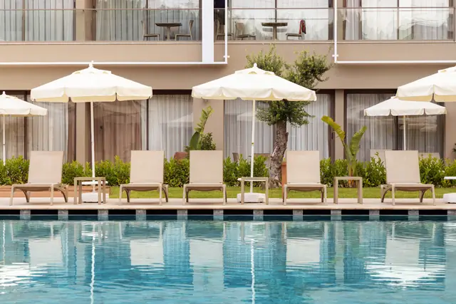 Prive Side Suite & Spa Hotel havuzu