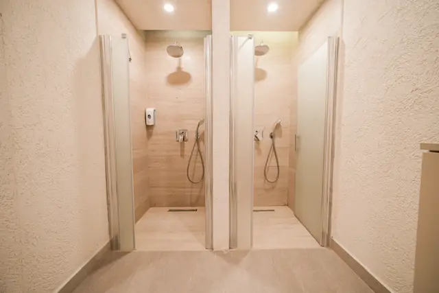 Showers, Prive Side Spa