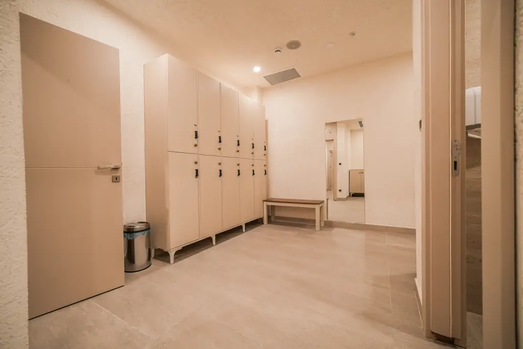 Changing room with keypad lockers at Prive Side Spa