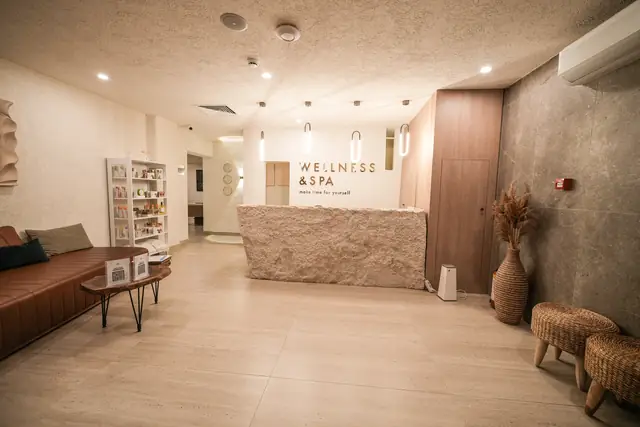 Welcome lounge and Wellness & Spa reception at Prive Side Spa